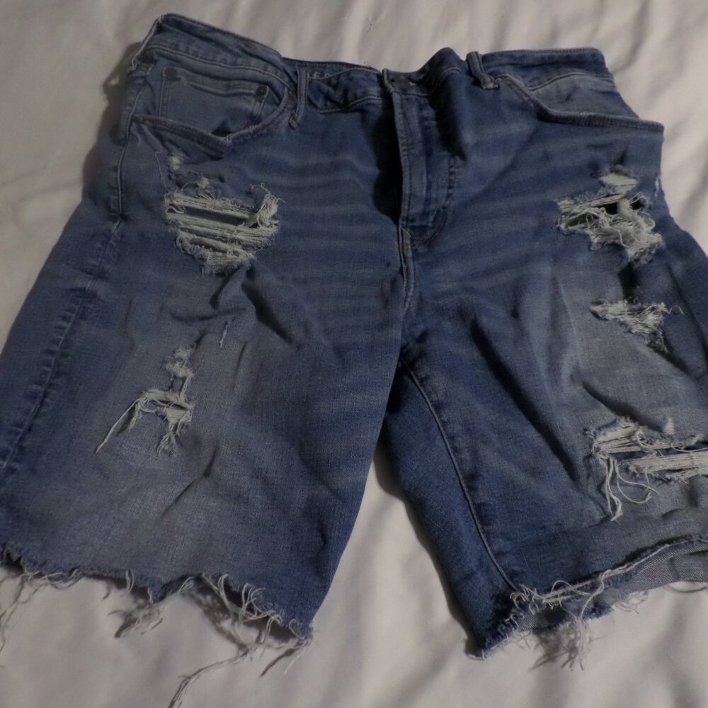 American Eagle Distressed Jeans Shorts – Size 38